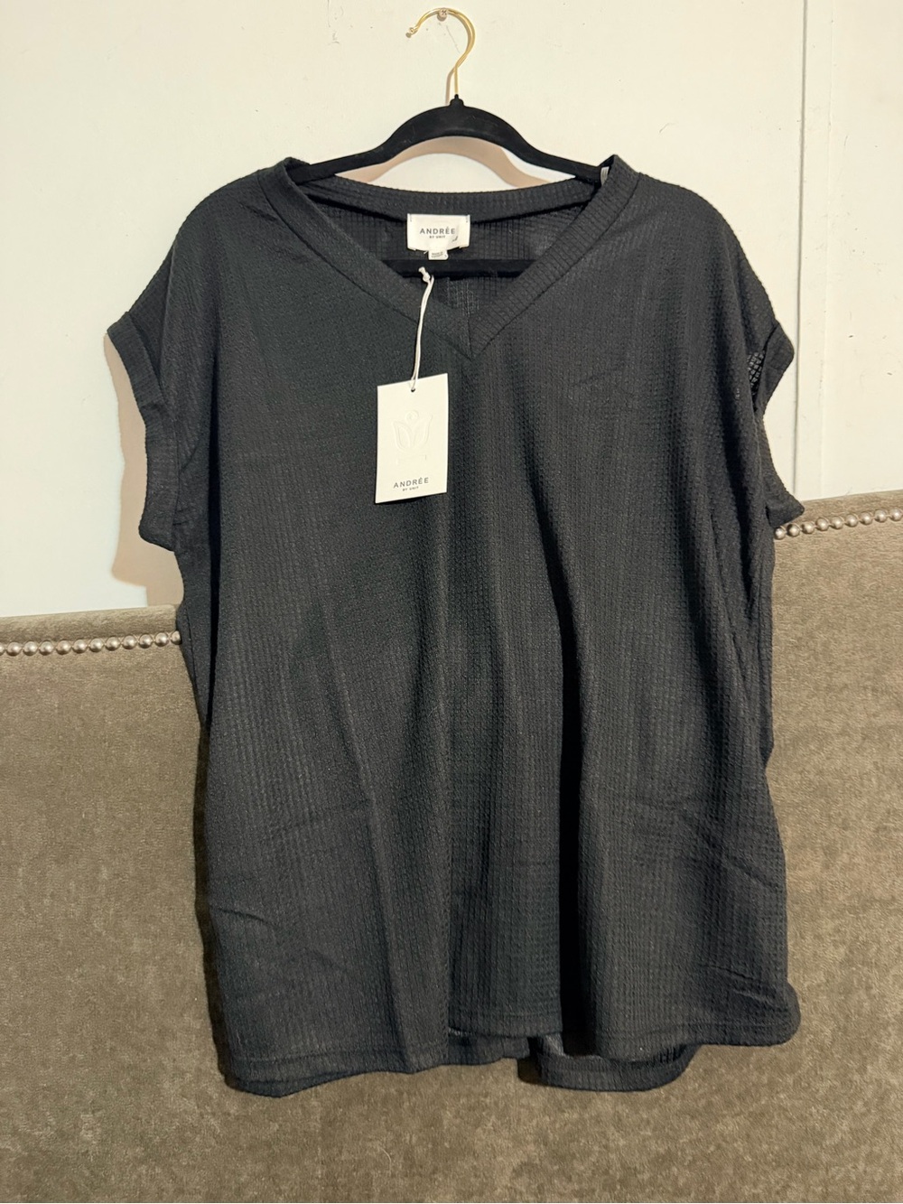 NWT ANDREE BY UNIT Black Waffle V-Neck Short Sleeve Top xl